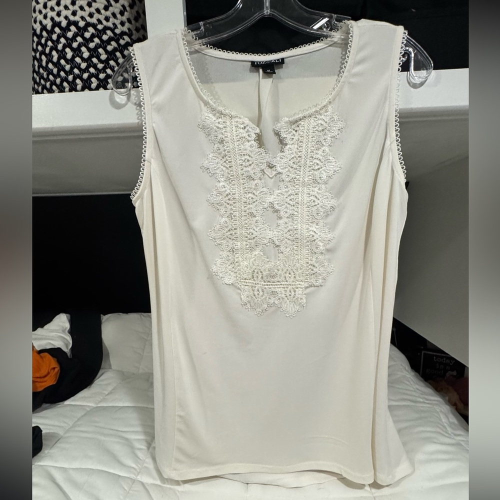 Roz & Ali Cream Lace Accent Tank Top